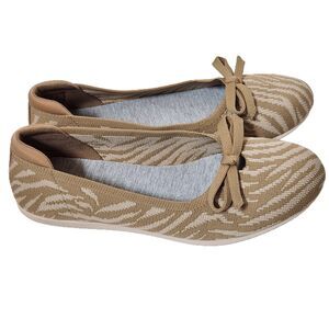 Clarks Cloudsteppers Carly Hope Knit Bow Flat - Women’s size 8.5
